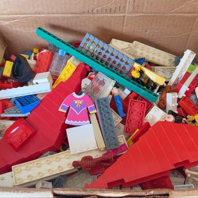 Mystery lot Vintage Legos
