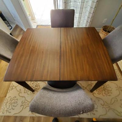 Em114 table and 4 chairs with rug