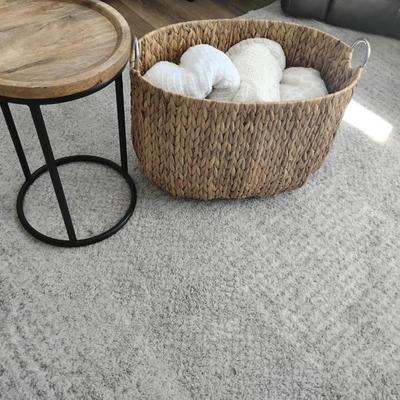 Em108 rug basket table