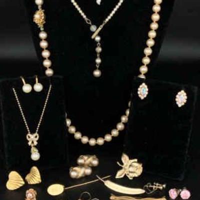 Ct272 small treasures costume jewelry