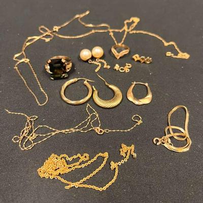 Ct318 assorted broken 14k and 10k vintage jewelry