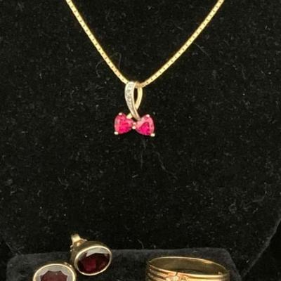 Ct292v gold red stone & diamond trio
