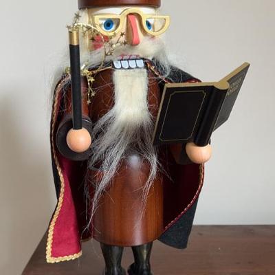 Seiffener wizard nutcracker