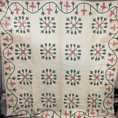 Antique appliqued quilt for repaircleaning