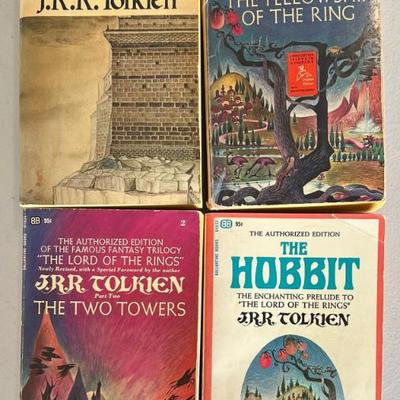 (4) 1970's J.r.r. Tolkien Paper Back Books - The Hobbit, (3) Lord Of The Rings