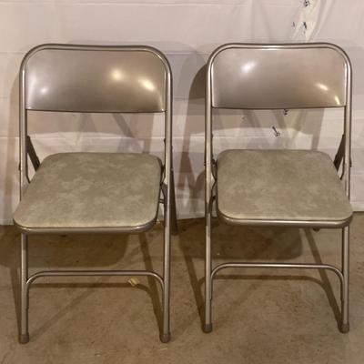 (2) Folding Chairs