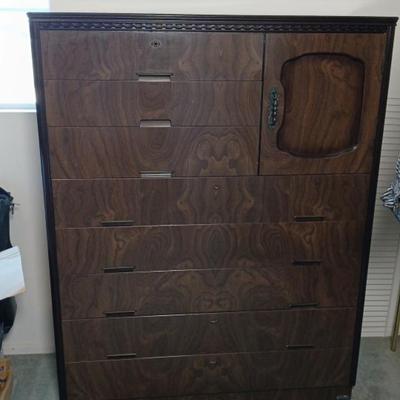 Lacquered Wood Chest Of Drawers 