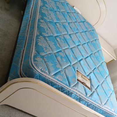 Lea Queen Size Bed Frame 