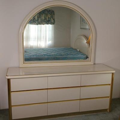 Lea Dresser