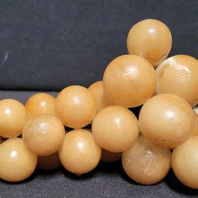 VINTAGE MCM YELLOW ALABASTER GRAPES