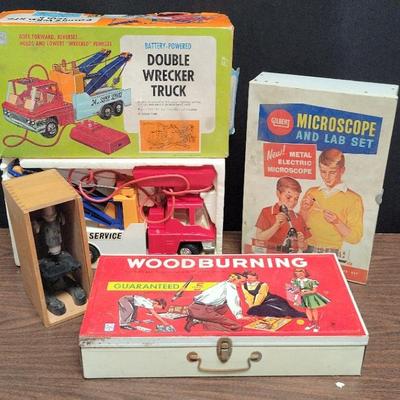 ASSORTMENT OF VINTAGE TOYS