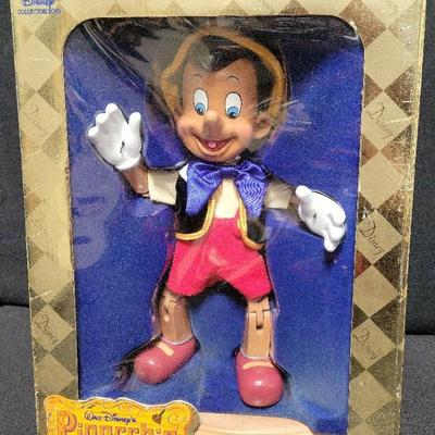 1998 DISNEY PINOCCHIO LIMITED EDITION WOODEN MARIONETTE BY MATTEL