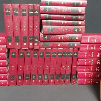 HUGE LOT OF HARDBACK TORAH AND COMMENTARIES