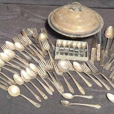 PRETTY ASSORTMENT OF SILVER PLATE, SILVER TONE, AND STERLING SILVER