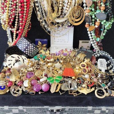 LARGE SELECTION OF FABULOUS COSTUME JEWELRY 