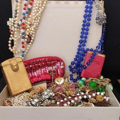 VINTAGE JEWELRY PIECES AND VINTAGE CIGARETTE CASES