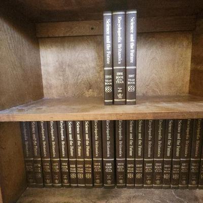 VINTAGE SCIENCE AND THE FUTURE & ENCYCLOPEDIA BRITANNICA BOOK OF THE YEAR COLLECTION 