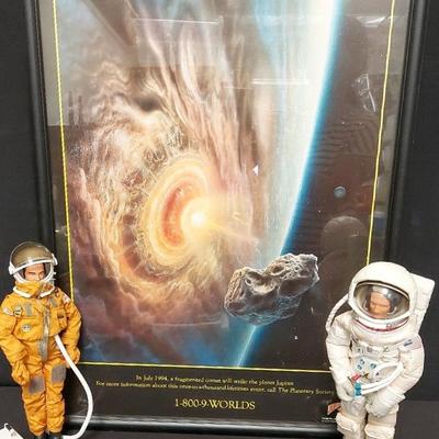 ASTRONAUT ACTION FIGURES WITH AWESOME SOLAR SYSTEM PRINT 
