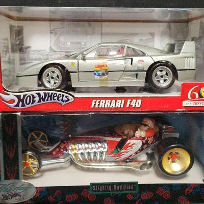 HOT WHEELS FERRARI F40 & HOLIDAY SLIGHTLY MODIFIED DIE CAST MODEL VEHICLES 
