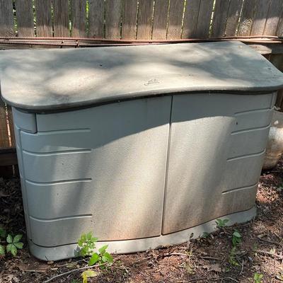 Outdoor Rubbermaid