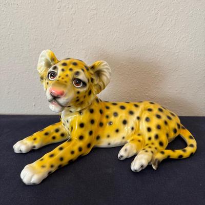 Vintage 1975 Ceramic Leopard Cub