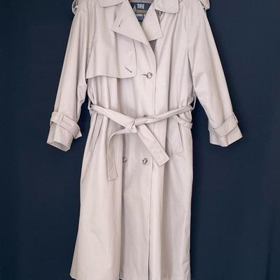 Ladies Classic Towne London Fog Trench Coat with Lining - Size 16
