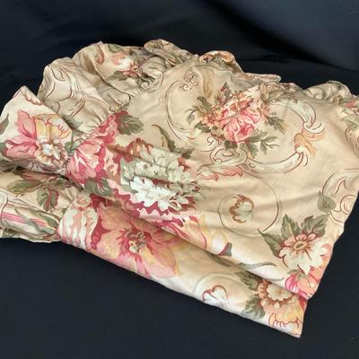 Pair of Ralph Lauren Guinevere King Shams