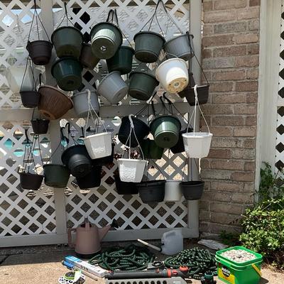Hanging Pots & Garden Essentials
