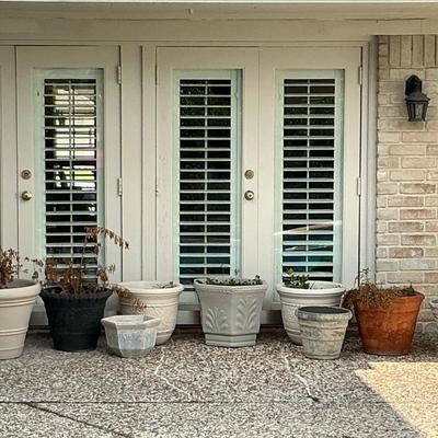 Foam & Plastic Planters 