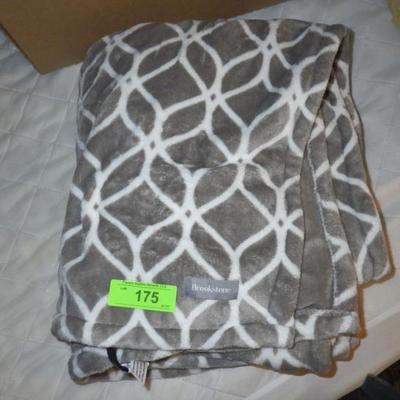 Sale Photo Thumbnail #136