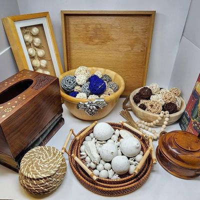 Wicker & Wood Decor