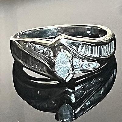 10K White Gold Diamond Ring