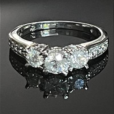 14K White Gold 11 Diamond Ring