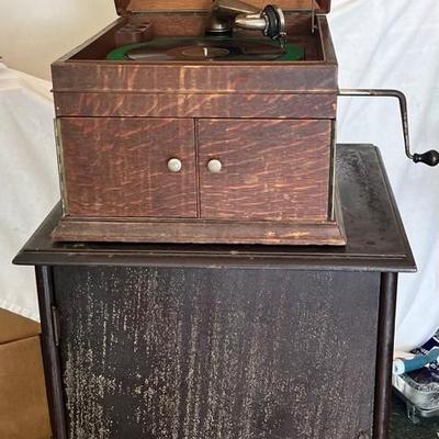 Antique Victrola, Victor Talking Machine, VV-IX, W/Record Cabinet & Records