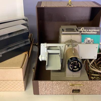 TDC Headliner 303 Slide Projector With Slide Storage Cases