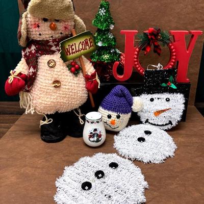 Snowman Door Hanger and More Snowman Christmas Decorations 