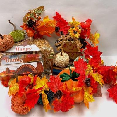 Autumn Harvest & Thanksgiving Decor