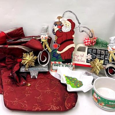 Stockings & Christmas Decor 