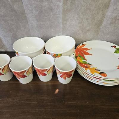 14 Piece Royal Norfolk China Set