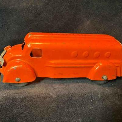 1930 s wyandotte pressed steel gasoline toy tanker