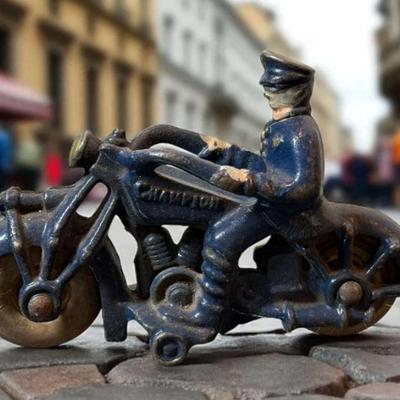 Hubley 1930s champion" cast iron police motorcycle