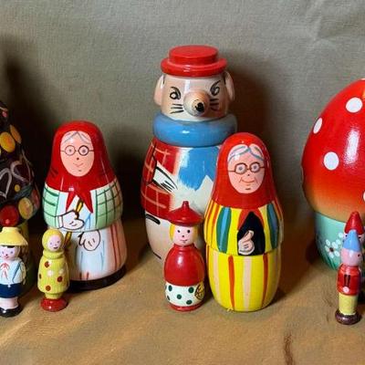Polish wood nesting dolls