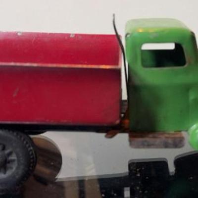 Vintage wyandotte pressed steel dump truck