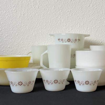 Milk Glass Fire-King, Pyrex, Dynaware & Glasbake Collection