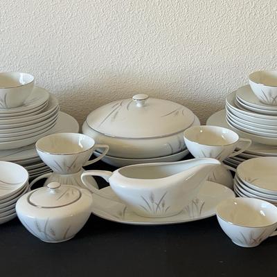 Platinum Wheat Fine China Japan Set