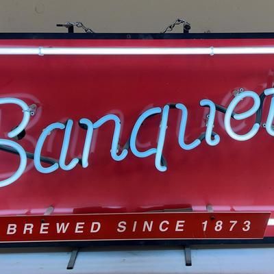 Banquet Beer Neon Sign