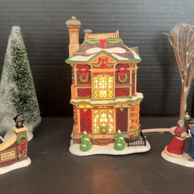 Dept 56 Victorian Family Christmas House 