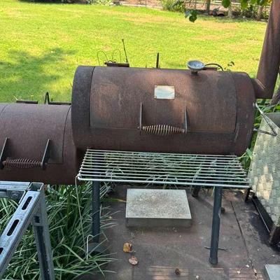 Brinkmann Charcoal Smoker – Perfect for Backyard BBQs