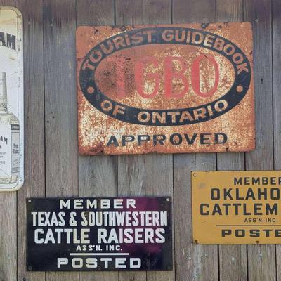 4-Piece Set of Vintage Decorative Signs