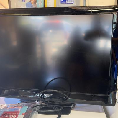 Vizio 32” LCD HDTV TV & iMac G5 17-Inch Widescreen Computer